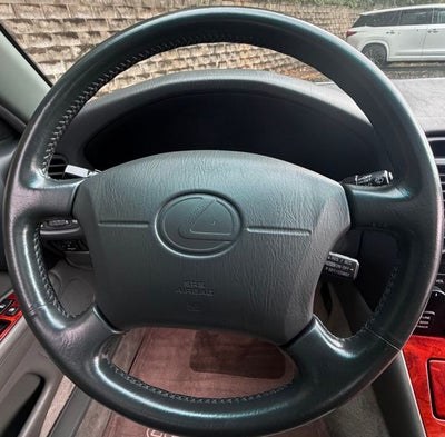 1997 Lexus LS 400