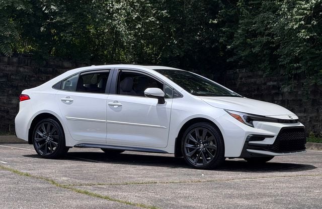 2025 Toyota Corolla Hybrid SE