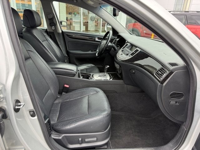 2013 Hyundai Genesis 3.8