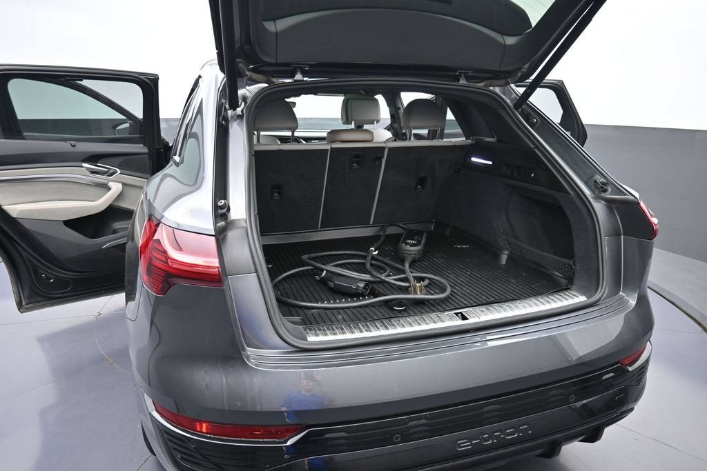 2024 Audi Q8 e-tron Prestige