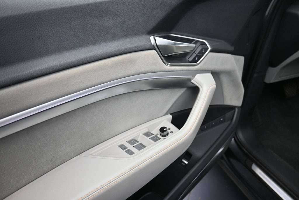 2024 Audi Q8 e-tron Prestige