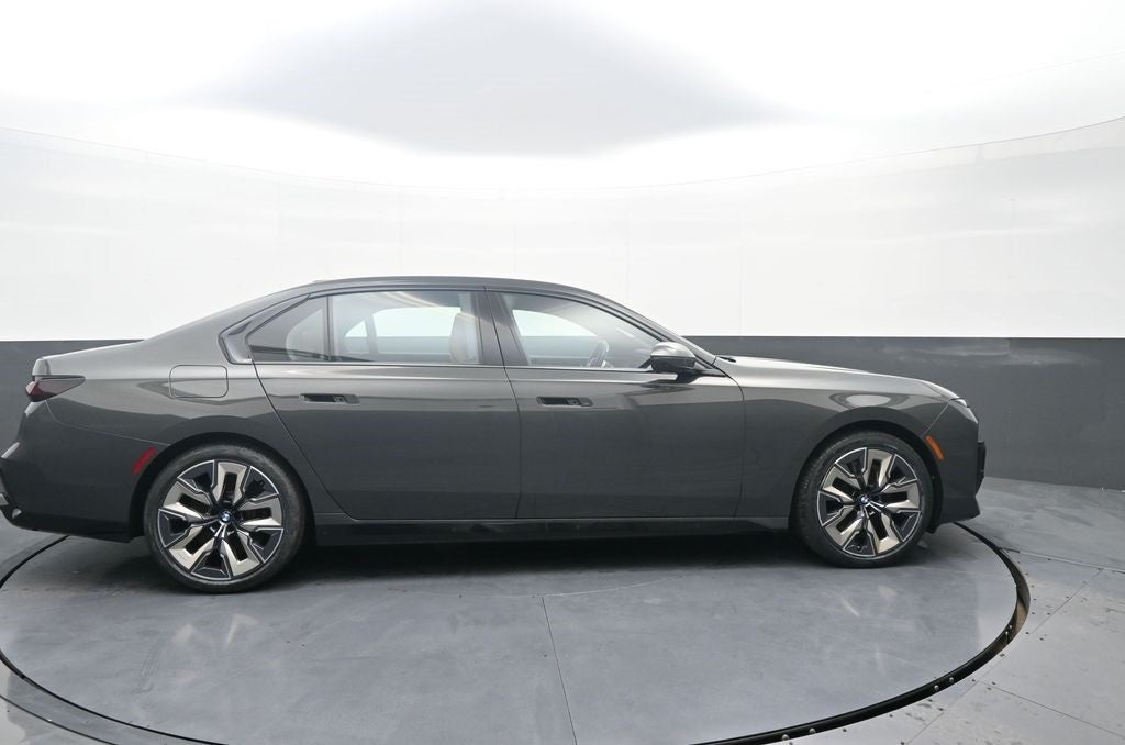 2023 BMW 7 Series 760i xDrive