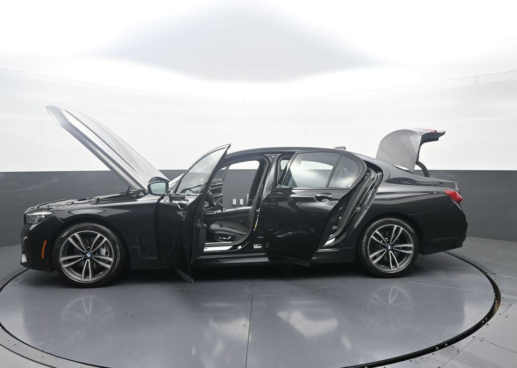2022 BMW 7 Series 740i xDrive