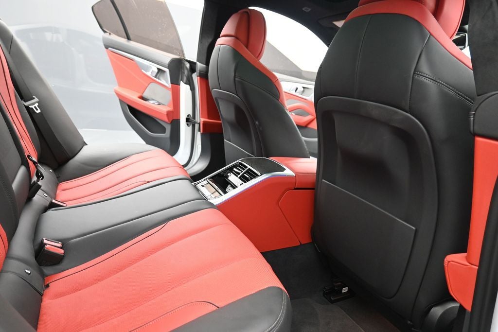 2024 BMW 8 Series M850i