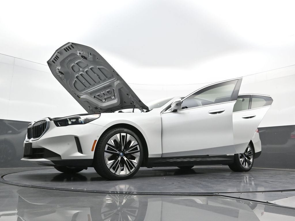 2024 BMW i5 eDrive40