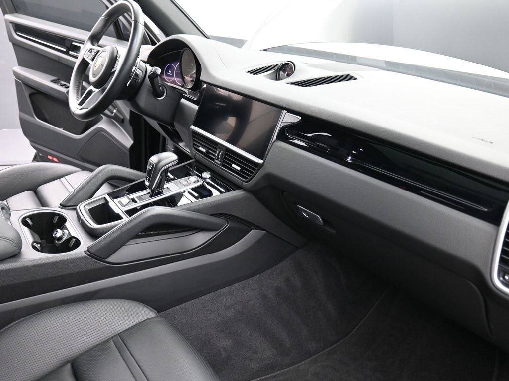 2023 Porsche Cayenne Base