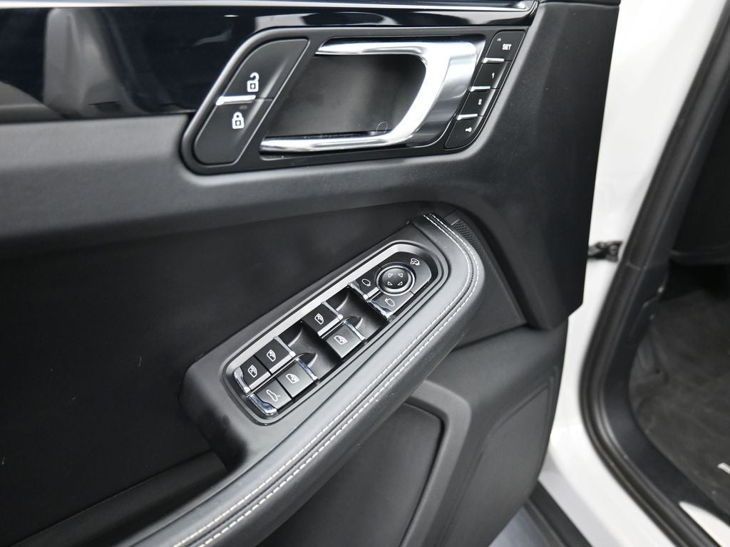 2023 Porsche Macan S