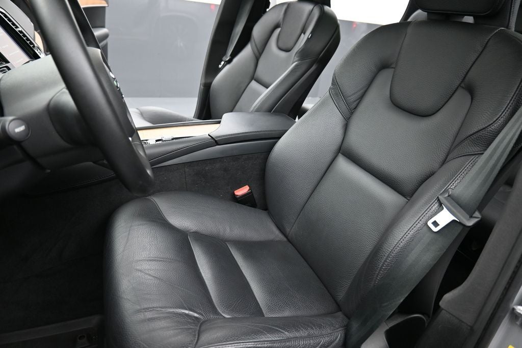 2024 Volvo XC90 Plus Bright Theme