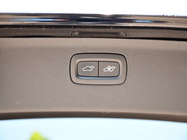 2025 Volvo XC90 B6 Ultra