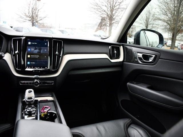 2022 Volvo XC60 B6 Inscription