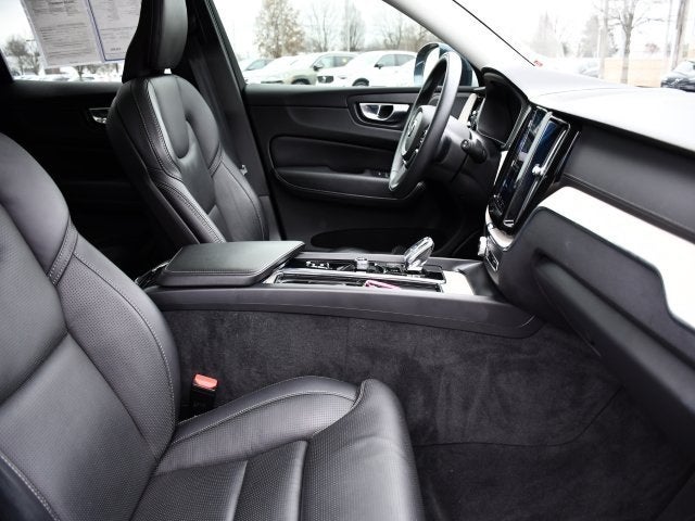 2022 Volvo XC60 B6 Inscription