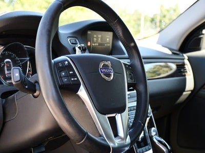 2016 Volvo XC70 T5 Platinum