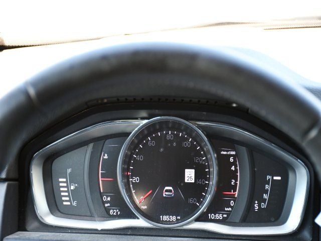 2016 Volvo XC70 T5 Platinum