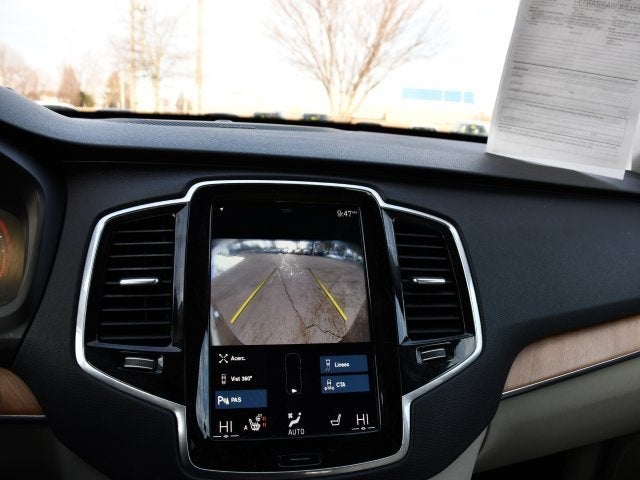 2022 Volvo XC90 T6 Momentum