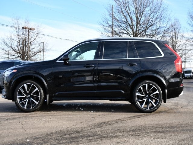 2022 Volvo XC90 T6 Momentum