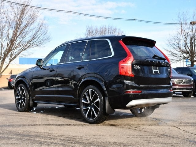 2022 Volvo XC90 T6 Momentum