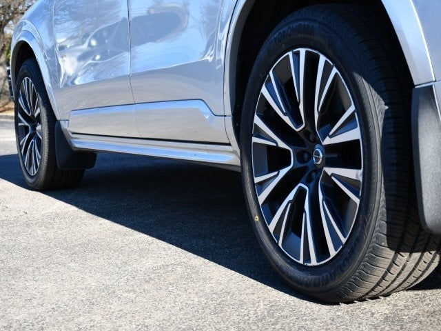 2022 Volvo XC90 T6 Momentum