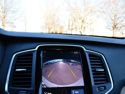 2022 Volvo XC90 T6 Momentum