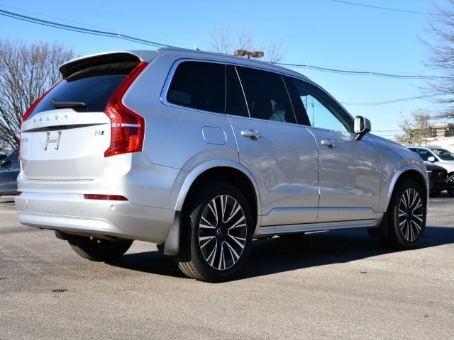 2022 Volvo XC90 T6 Momentum