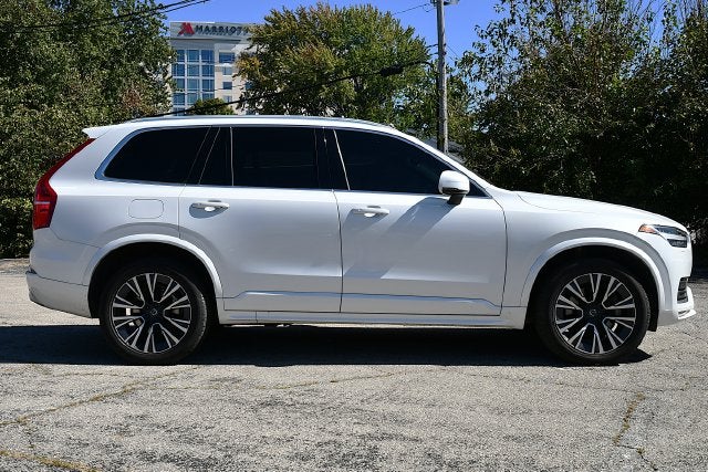 2022 Volvo XC90 T6 Momentum