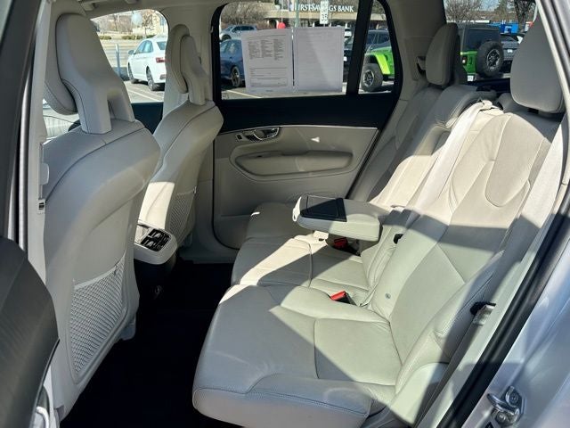 2020 Volvo XC90 T6 Momentum