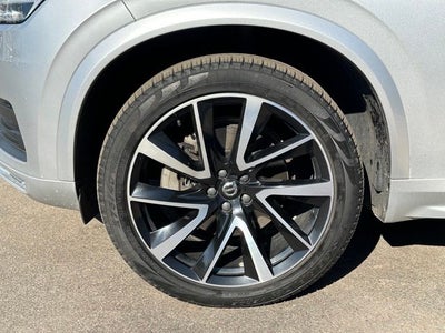 2020 Volvo XC90 T6 Momentum