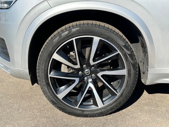 2020 Volvo XC90 T6 Momentum