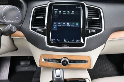 2022 Volvo XC90 Momentum