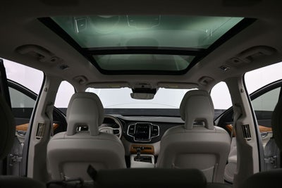 2022 Volvo XC90 Momentum
