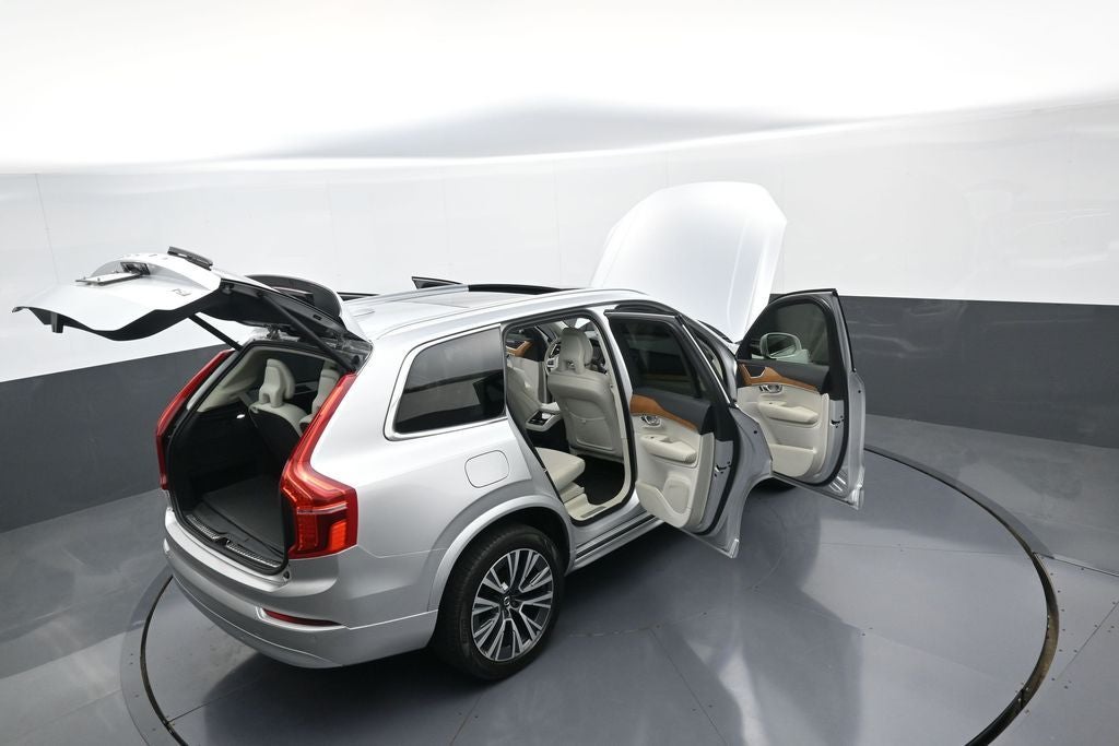 2022 Volvo XC90 Momentum