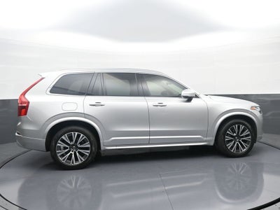 2022 Volvo XC90 Momentum