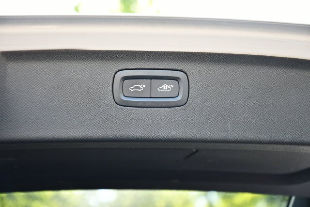 2024 Volvo XC90 Recharge Plug-In Hybrid T8 Plus Bright Theme 7 Passenger