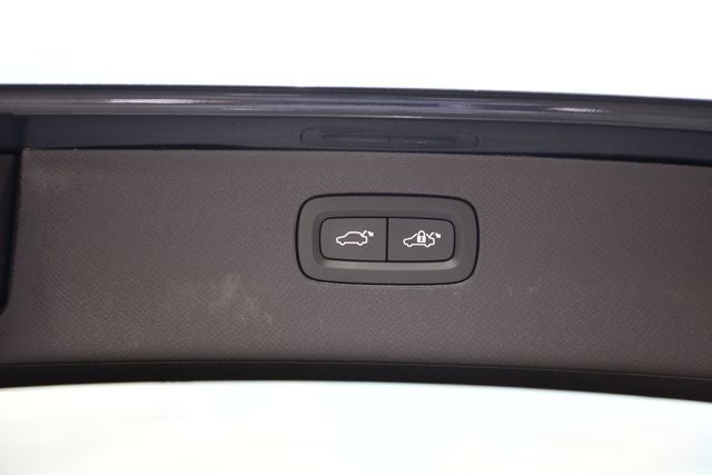 2024 Volvo XC90 Recharge Plug-In Hybrid T8 Plus Bright Theme 7 Passenger