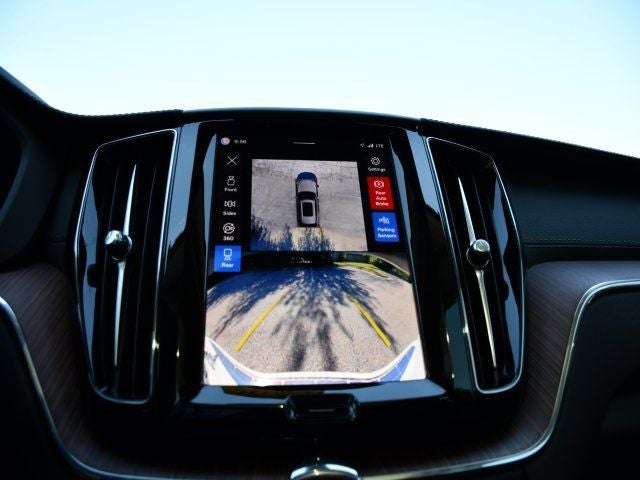2024 Volvo XC60 Recharge Plug-In Hybrid Ultimate