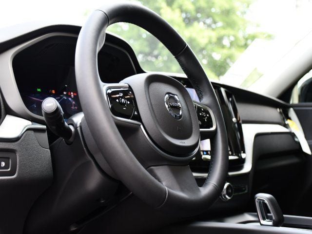 2025 Volvo XC60 Plug-In Hybrid T8 Plus