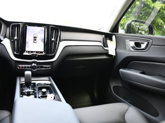 2025 Volvo XC60 Plug-In Hybrid T8 Plus