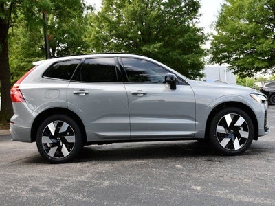 2025 Volvo XC60 Plug-In Hybrid T8 Plus