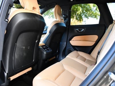 2022 Volvo XC60 B5 Inscription