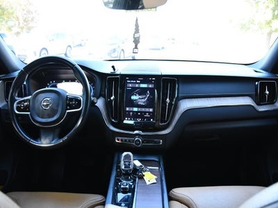 2022 Volvo XC60 B5 Inscription
