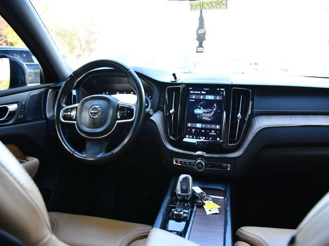 2022 Volvo XC60 B5 Inscription