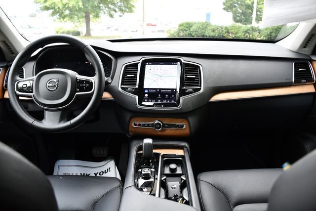 2023 Volvo XC90 B5 Plus