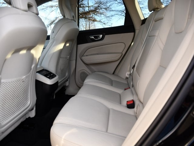 2022 Volvo XC60 B5 Inscription