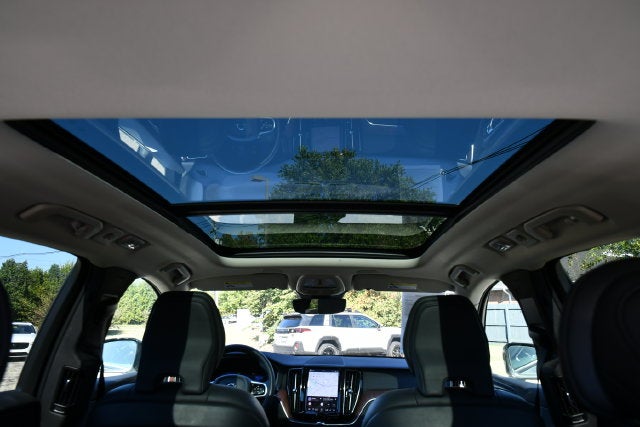 2024 Volvo XC60 B5 Plus Dark Theme