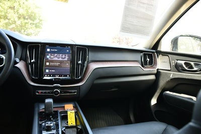 2024 Volvo XC60 B5 Plus Dark Theme