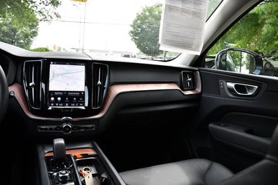 2024 Volvo XC60 B5 Plus Dark Theme
