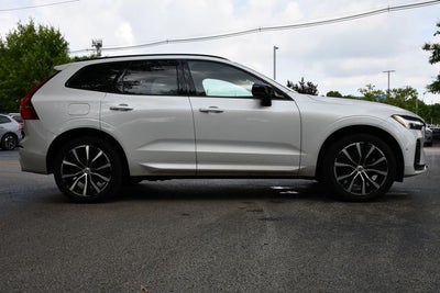 2024 Volvo XC60 B5 Plus Dark Theme