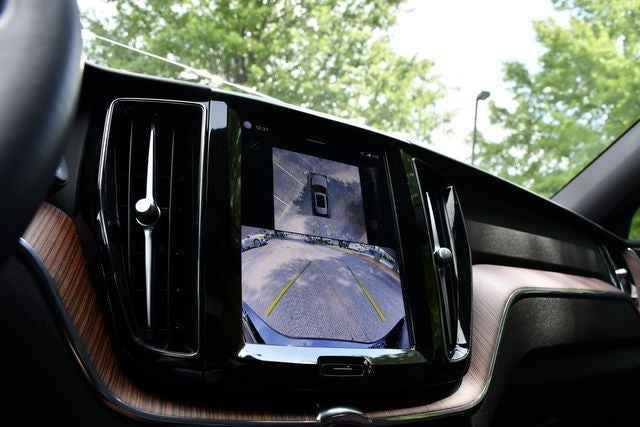 2024 Volvo XC60 B5 Plus Dark Theme