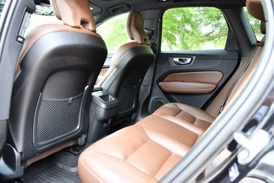 2024 Volvo XC60 B5 Plus Dark Theme