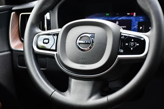 2024 Volvo XC60 B5 Plus Dark Theme