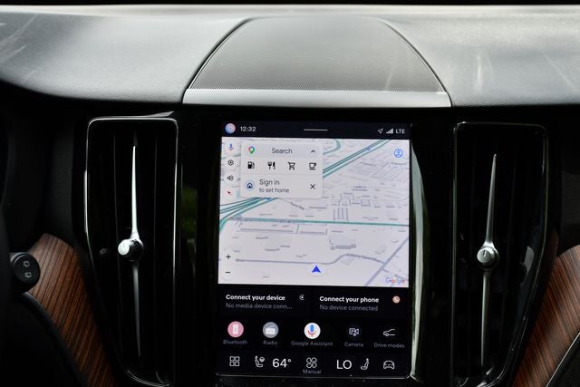 2024 Volvo XC60 B5 Plus Dark Theme